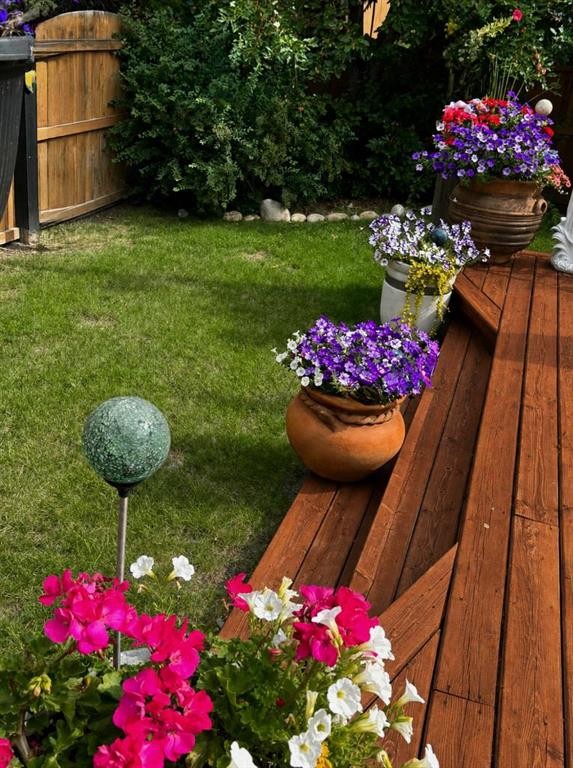 208 Hawkview Manor Place Nw, Calgary, AB - Outdoor With Deck Patio Veranda