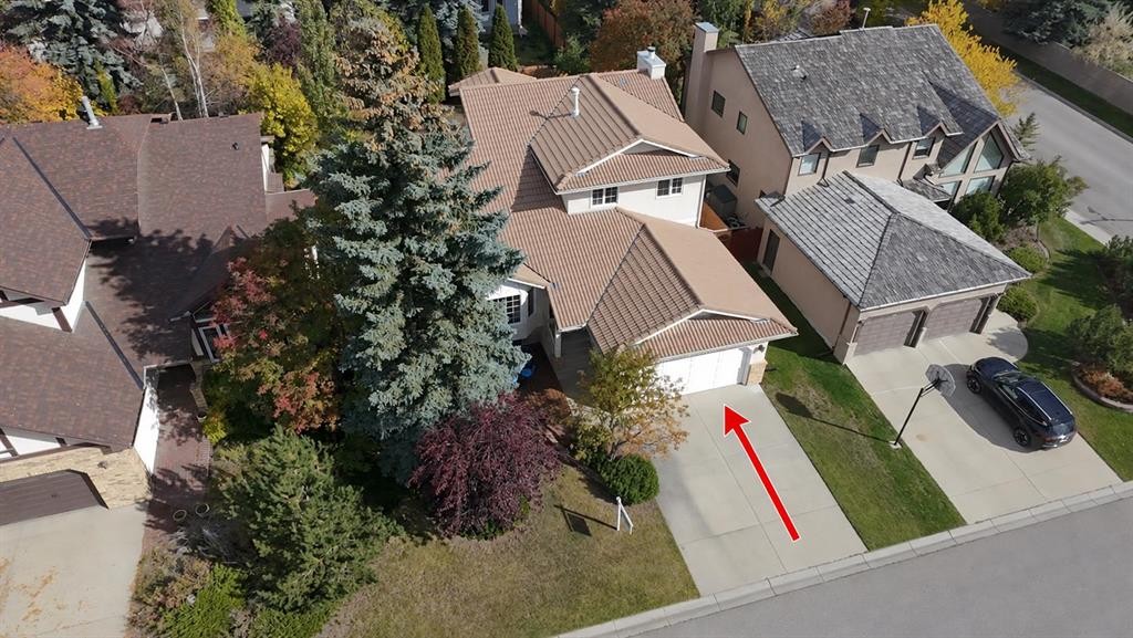 208 Hawkview Manor Place Nw, Calgary, AB