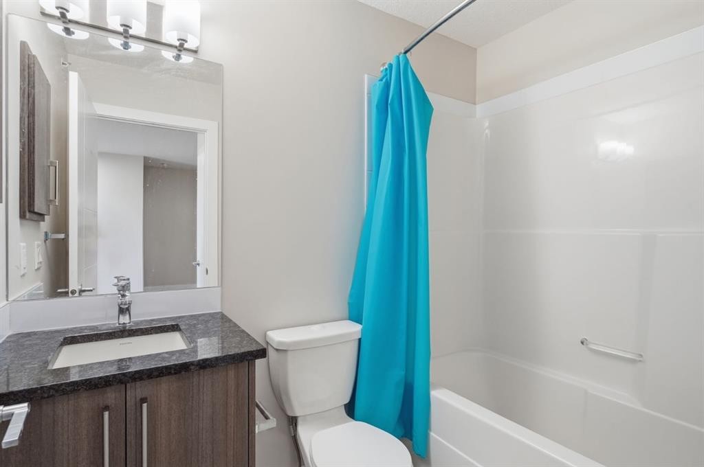 306-4 Sage Hill Terrace Nw, Calgary, AB - Indoor Photo Showing Bathroom
