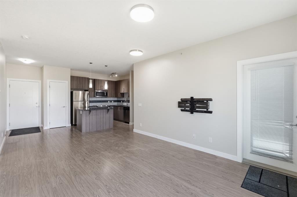 306-4 Sage Hill Terrace Nw, Calgary, AB - Indoor Photo Showing Kitchen