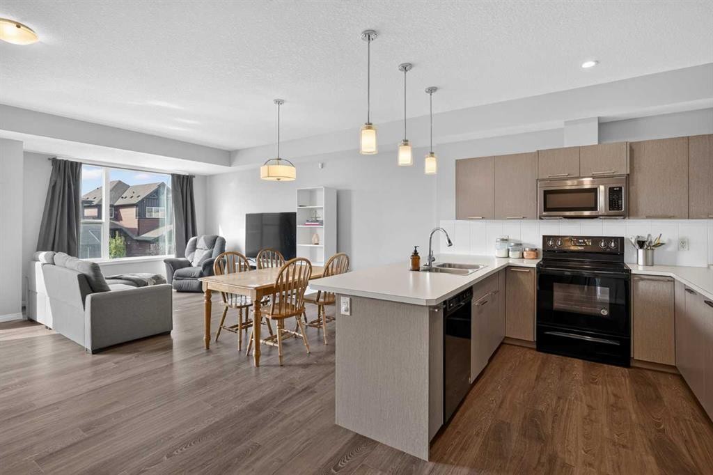 52 Saddlestone Drive Ne, Calgary, AB - Indoor Photo Showing Kitchen