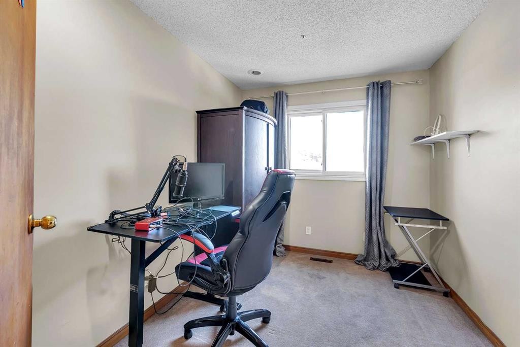 28 Macewan Meadow Link Nw, Calgary, AB - Indoor Photo Showing Office
