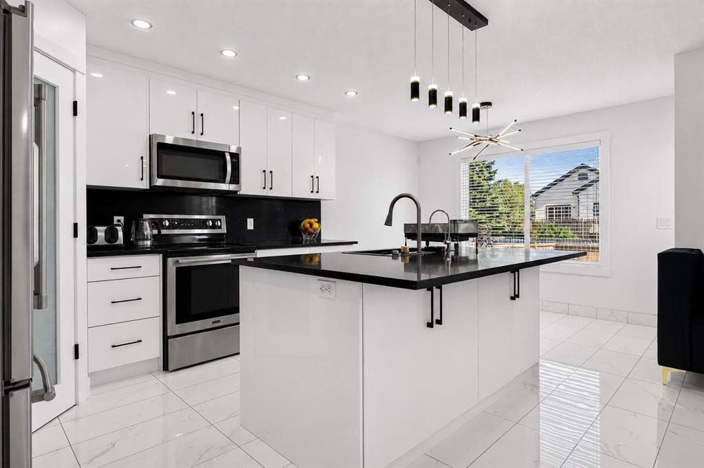53 Martha'S Place Ne, Calgary, AB