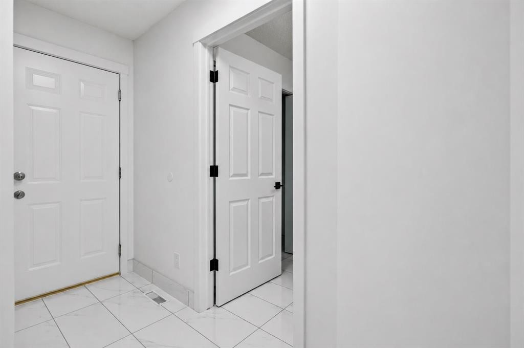 53 Martha'S Place Ne, Calgary, AB