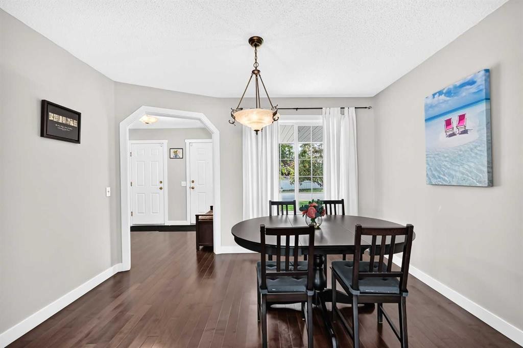 14 Douglasview Circle Se, Calgary, AB