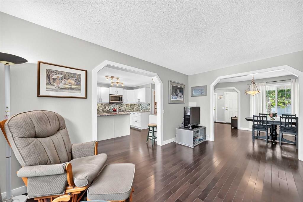 14 Douglasview Circle Se, Calgary, AB