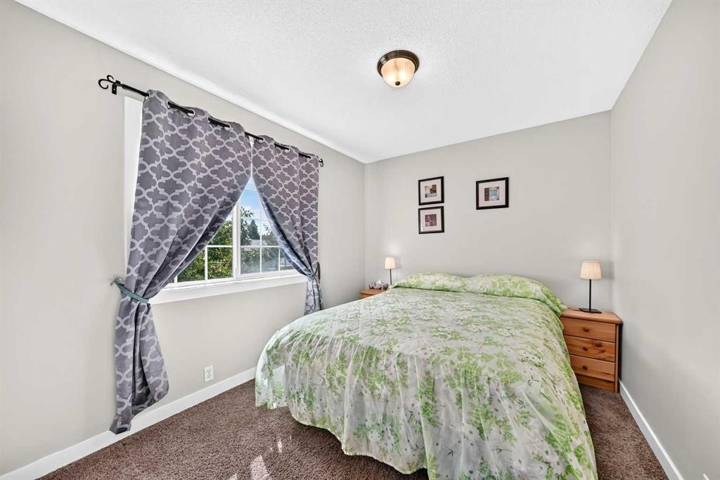 14 Douglasview Circle Se, Calgary, AB