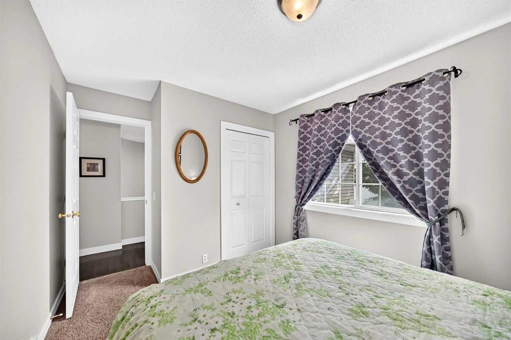 14 Douglasview Circle Se, Calgary, AB