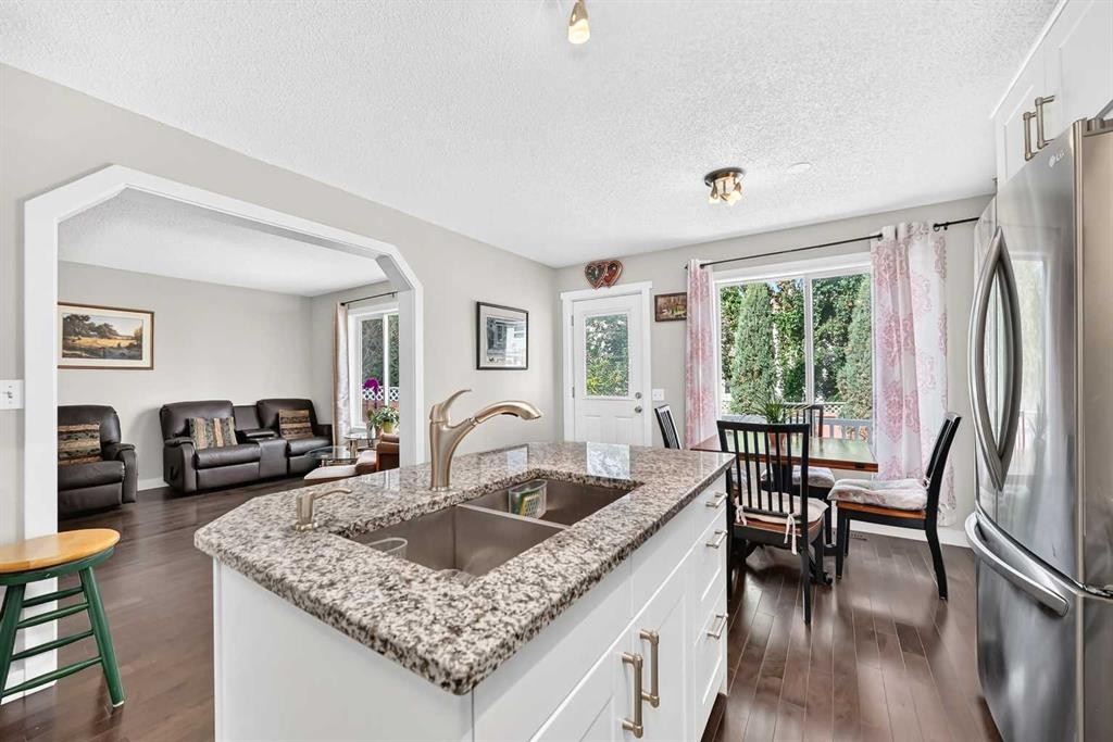 14 Douglasview Circle Se, Calgary, AB