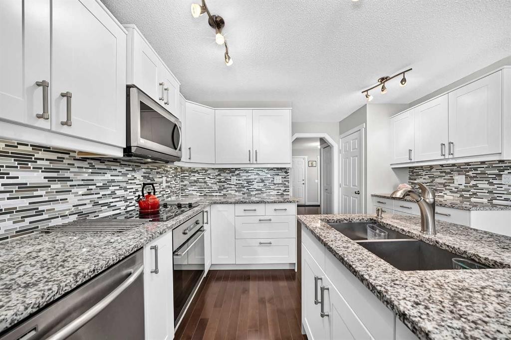 14 Douglasview Circle Se, Calgary, AB