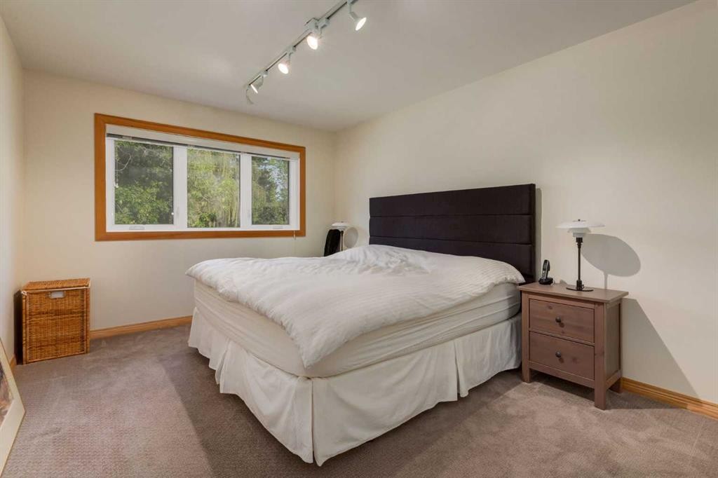 2547 Chicoutimi Drive Nw, Calgary, AB