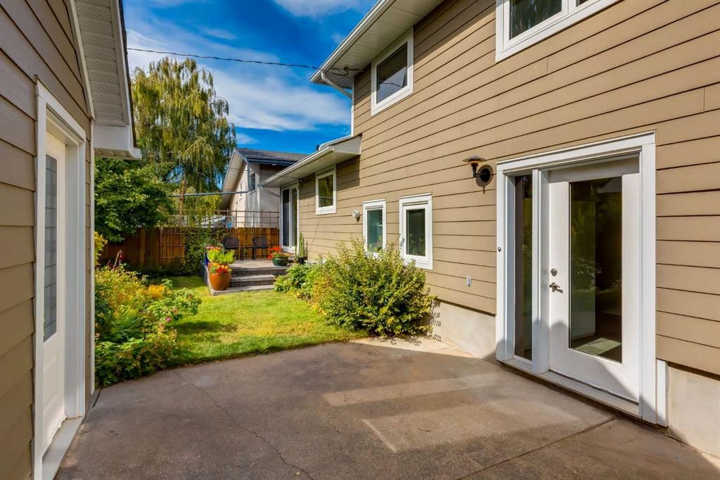 2547 Chicoutimi Drive Nw, Calgary, AB