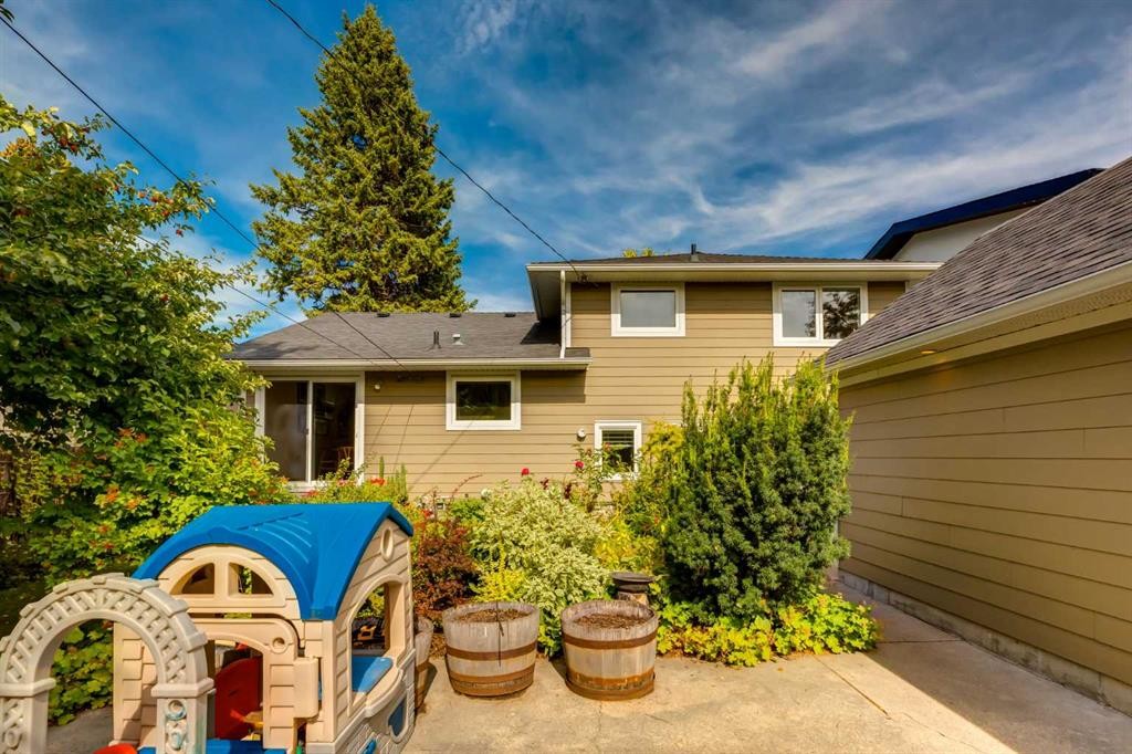 2547 Chicoutimi Drive Nw, Calgary, AB