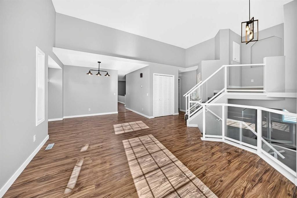 19 Valley Brook Circle Nw, Calgary, AB