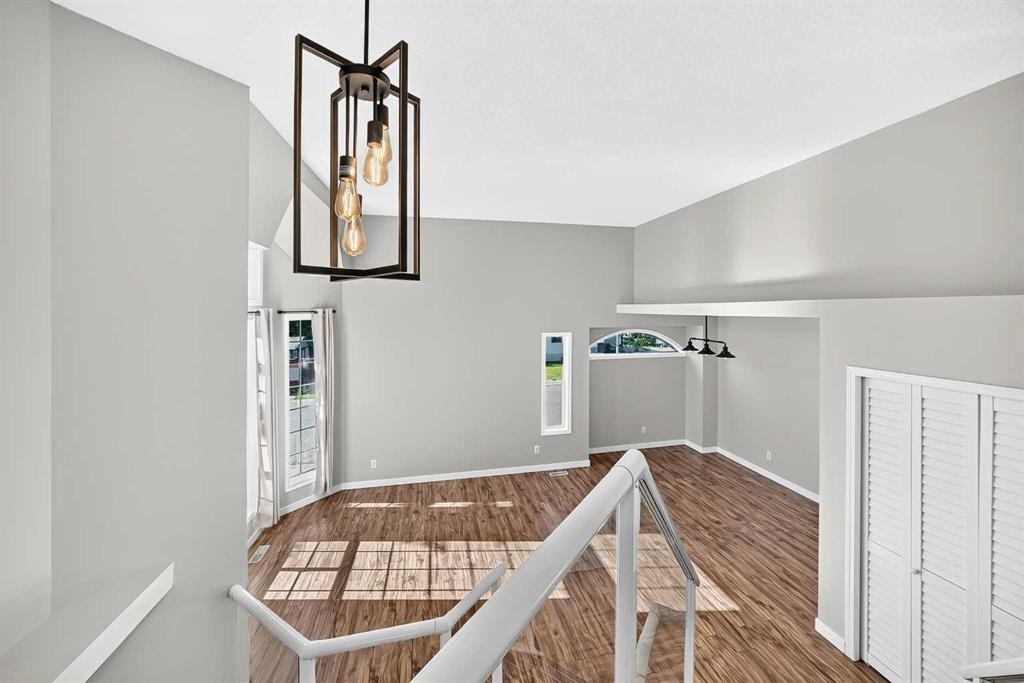 19 Valley Brook Circle Nw, Calgary, AB