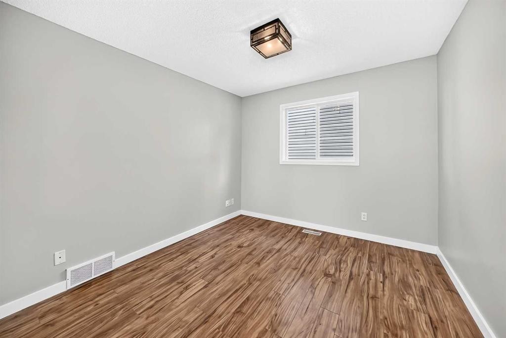 19 Valley Brook Circle Nw, Calgary, AB