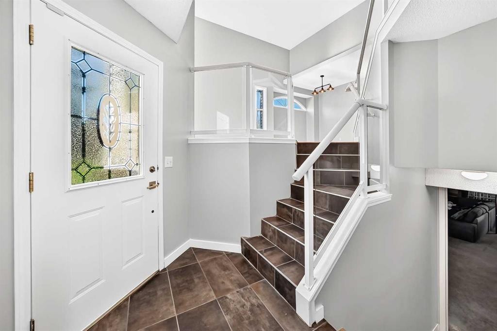 19 Valley Brook Circle Nw, Calgary, AB