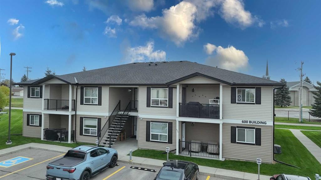 601-8 Bayside Place, Strathmore, AB