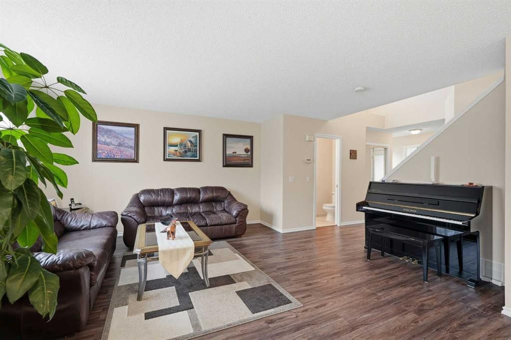 54 Cougar Ridge Bay Sw, Calgary, AB