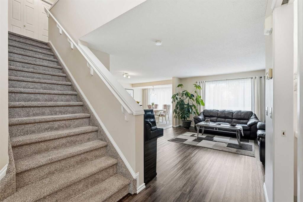 54 Cougar Ridge Bay Sw, Calgary, AB