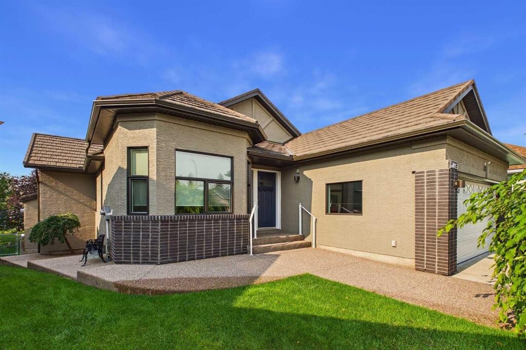 208 Harvest Lake Green Ne, Calgary, AB