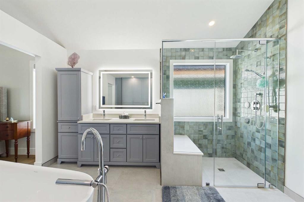 208 Harvest Lake Green Ne, Calgary, AB
