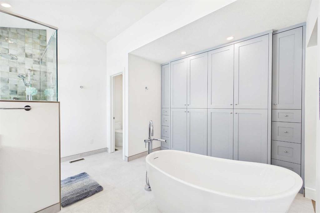 208 Harvest Lake Green Ne, Calgary, AB