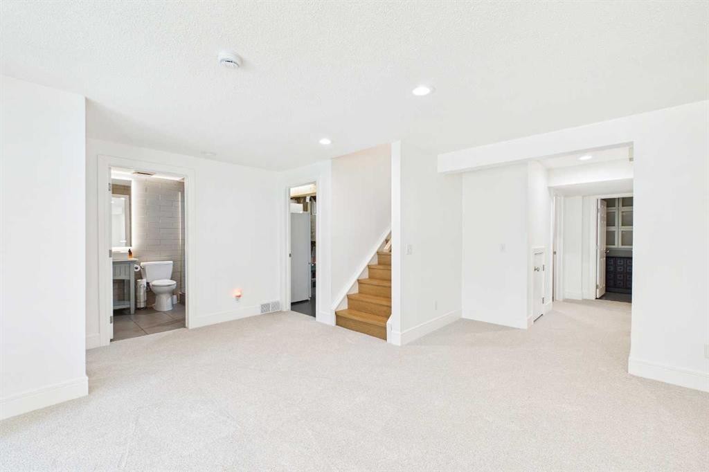 208 Harvest Lake Green Ne, Calgary, AB