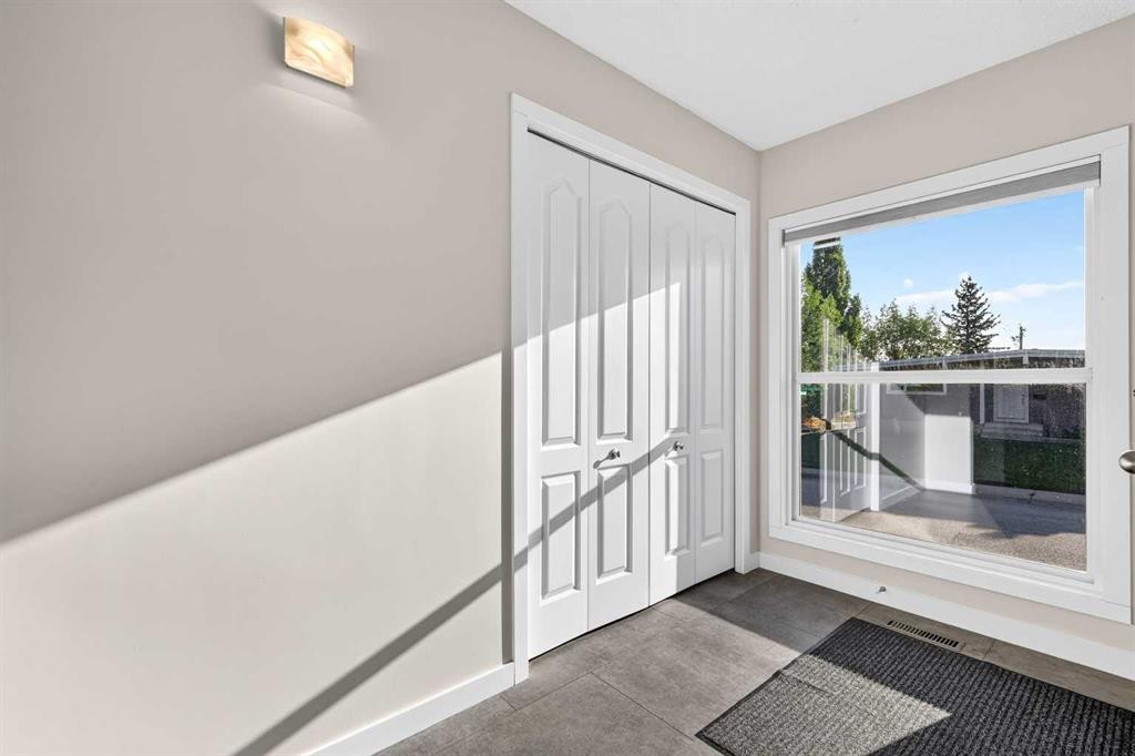 803 Canford Crescent Sw, Calgary, AB