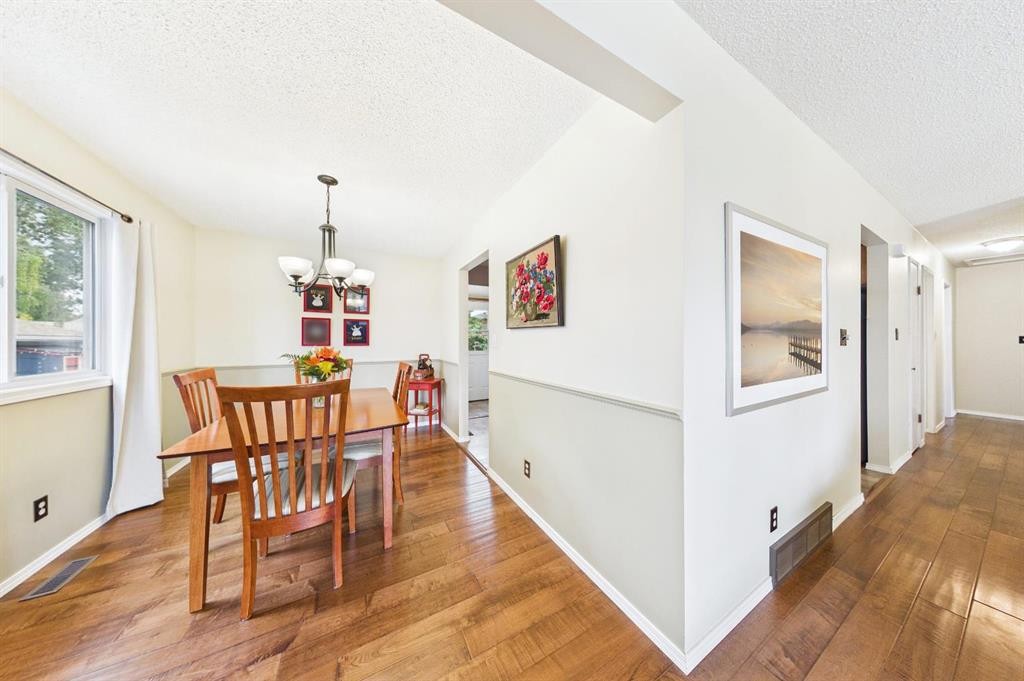 607 Cedarille Way Sw, Calgary, AB