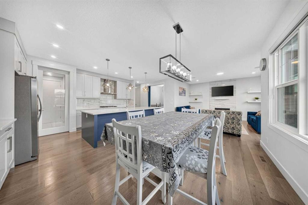 47 Waterford Heights, Chestermere, AB
