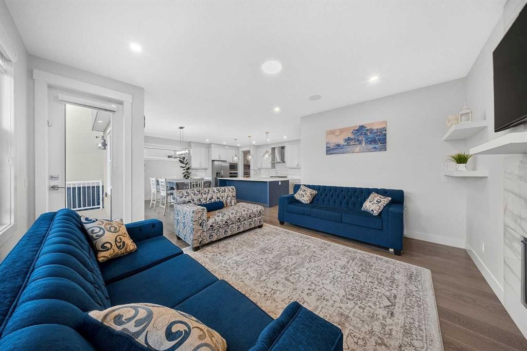 47 Waterford Heights, Chestermere, AB