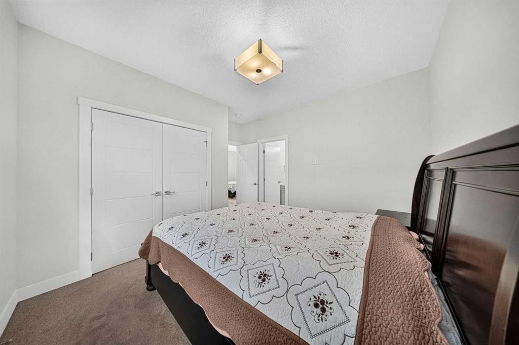 47 Waterford Heights, Chestermere, AB