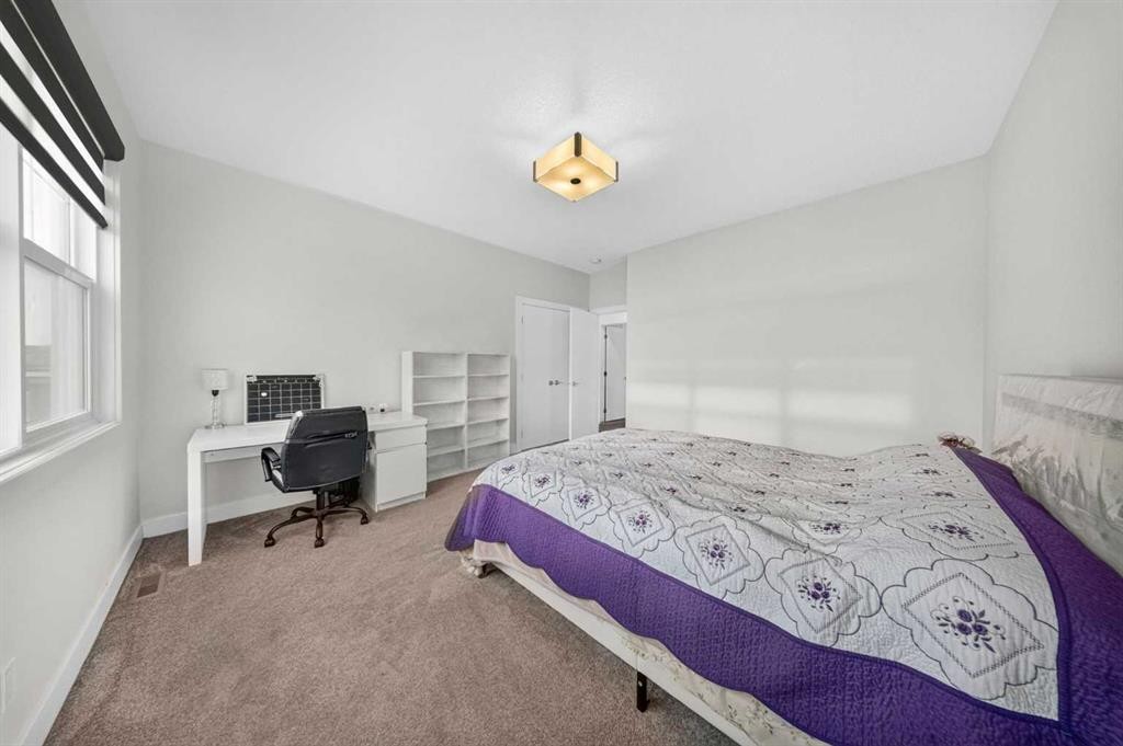 47 Waterford Heights, Chestermere, AB