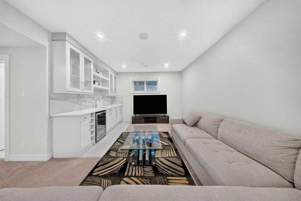47 Waterford Heights, Chestermere, AB