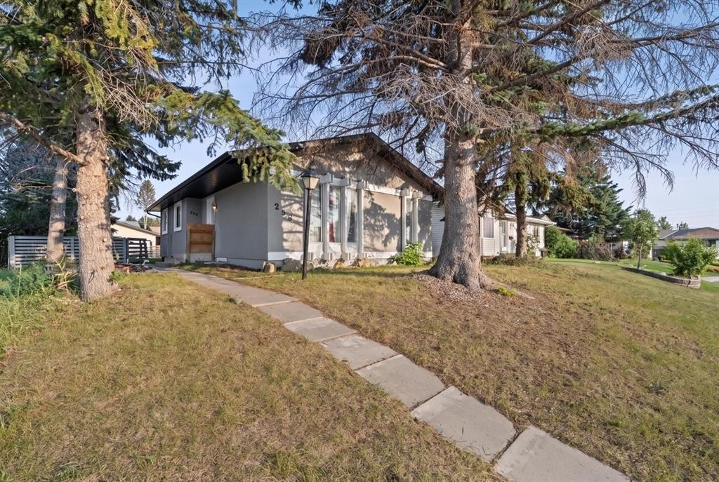 259 Manora Crescent Ne, Calgary, AB