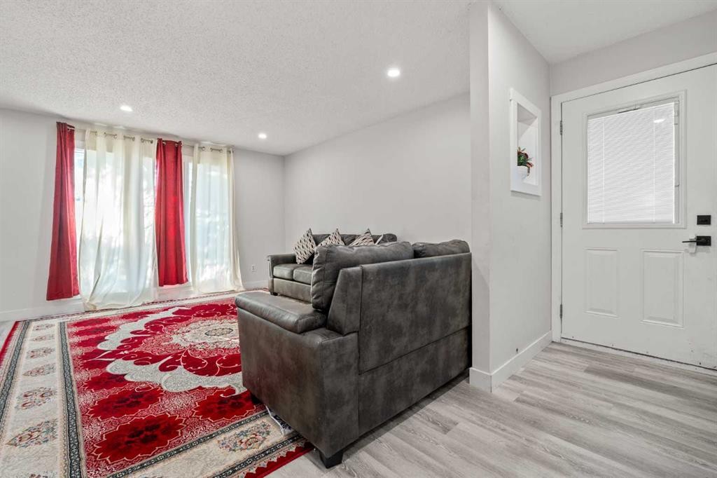 259 Manora Crescent Ne, Calgary, AB