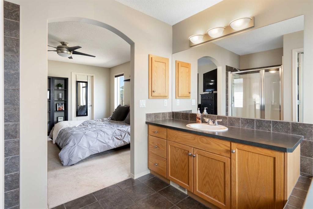 408 Rainbow Falls Way, Chestermere, AB