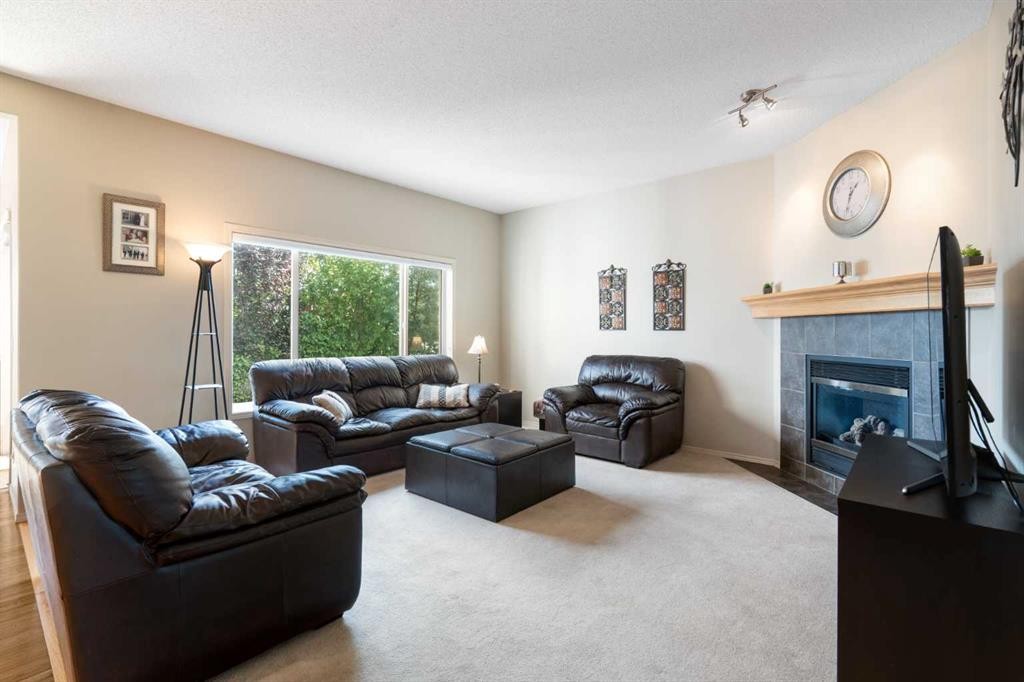 408 Rainbow Falls Way, Chestermere, AB