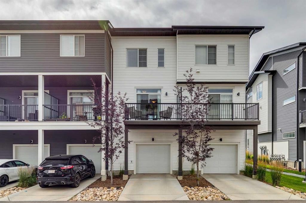 2466 210 Avenue Se, Calgary, AB