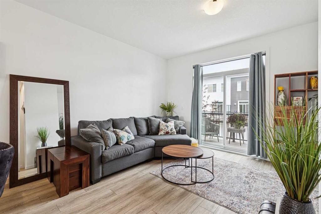 2466 210 Avenue Se, Calgary, AB