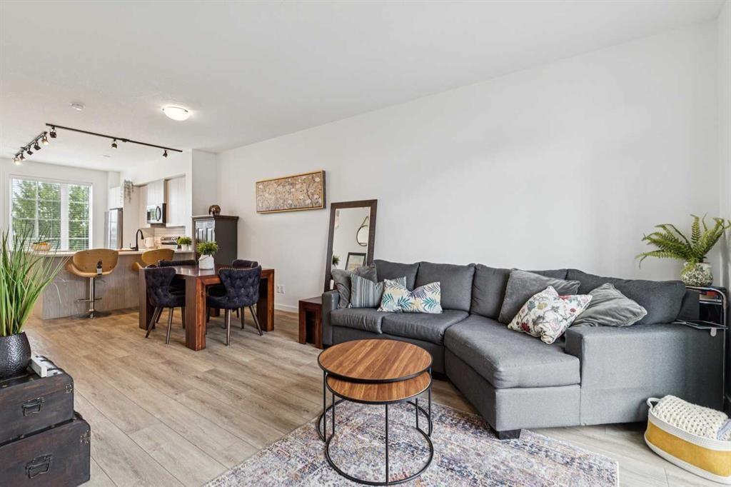 2466 210 Avenue Se, Calgary, AB