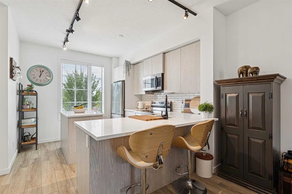 2466 210 Avenue Se, Calgary, AB