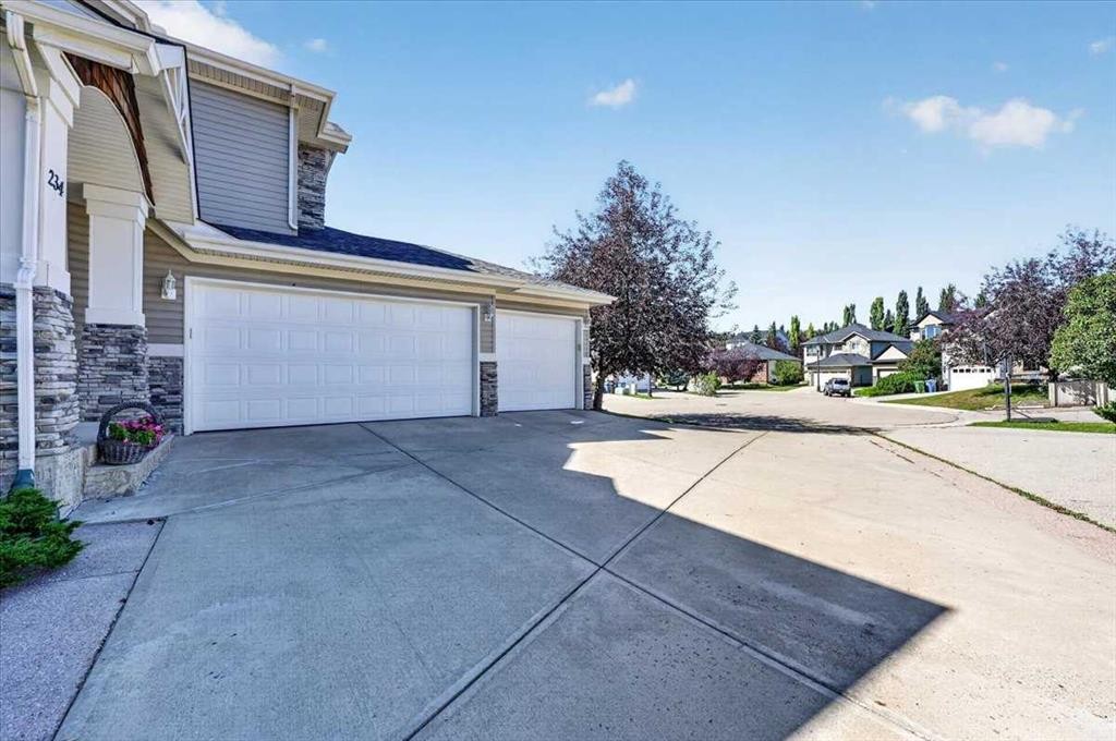 234 Elmont Bay Sw, Calgary, AB