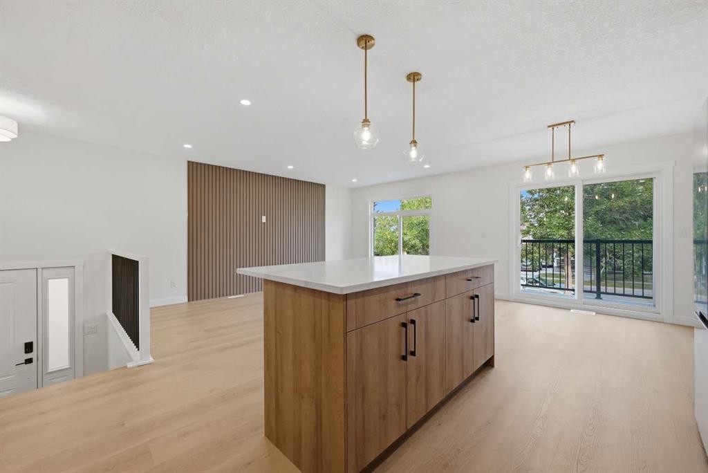 1387 Berkley Drive Nw, Calgary, AB