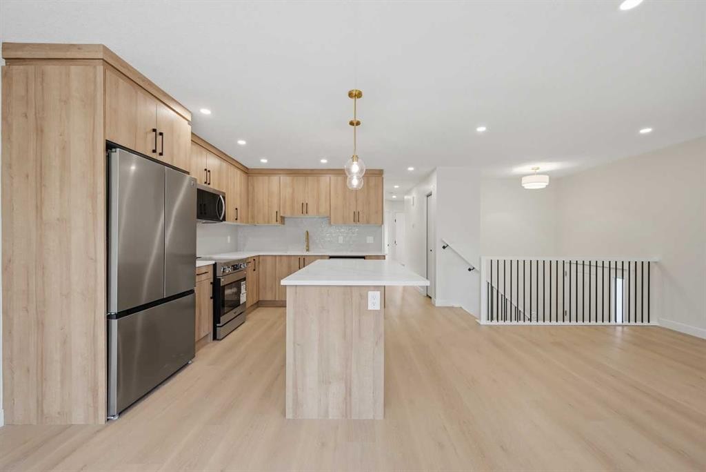 1387 Berkley Drive Nw, Calgary, AB