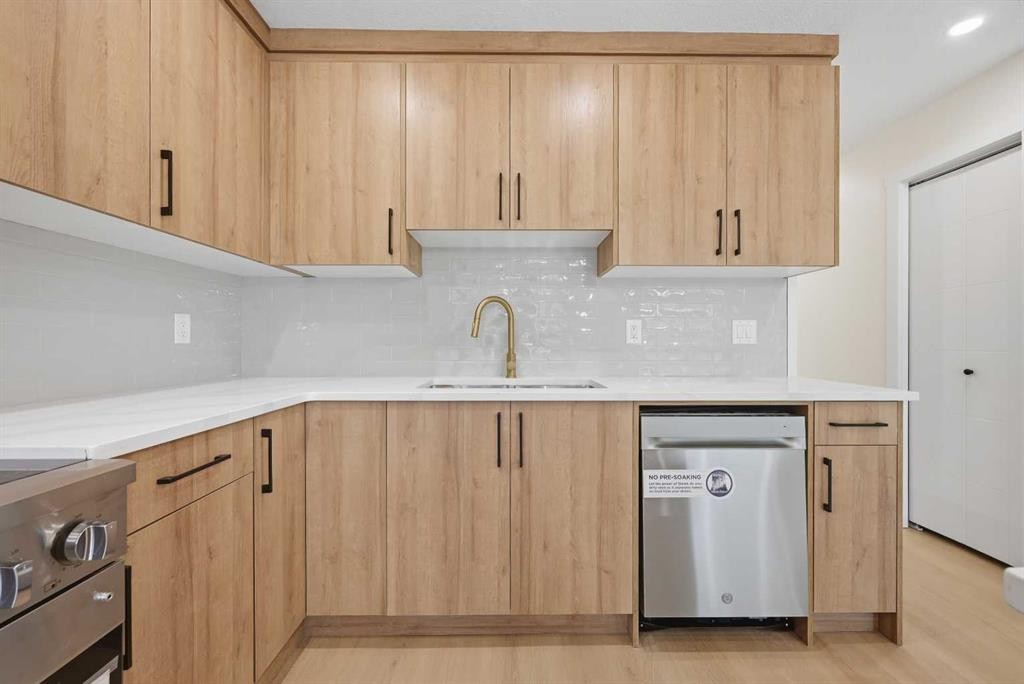 1387 Berkley Drive Nw, Calgary, AB