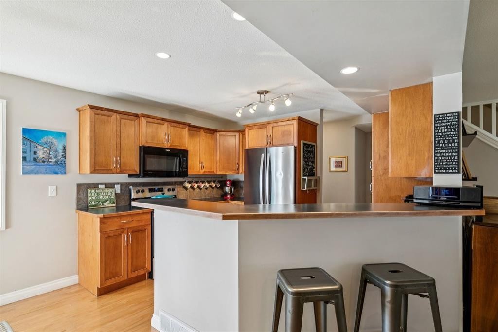 159 Somme Manor Sw, Calgary, AB