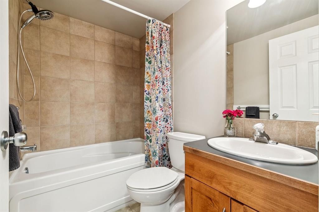 159 Somme Manor Sw, Calgary, AB