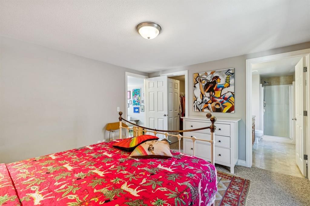 159 Somme Manor Sw, Calgary, AB